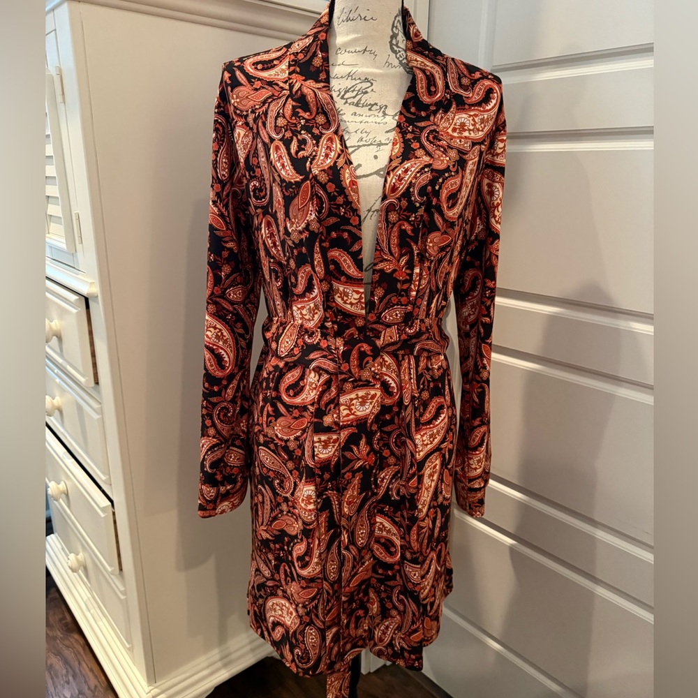 MASONgrey Meadow Cloud Jersey Classic Short Robe in Paisley